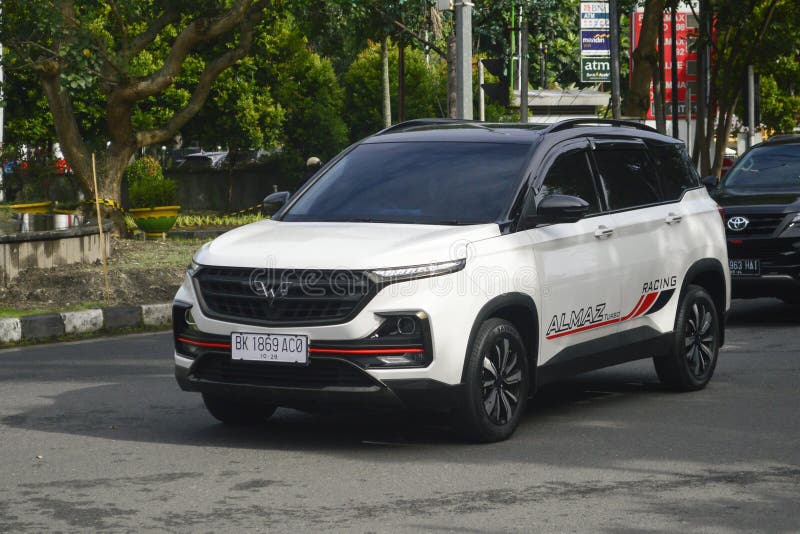 2022 Wuling almaz suv stockbild