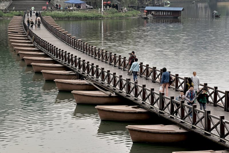 Wutong China-Pontoon Bridge Editorial Stock Image - Image of lake, small:  52723894
