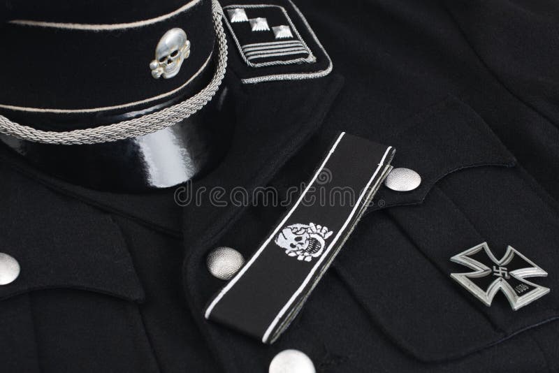 WW2 uniforme et insignes noirs militaires allemands du Nazi solides solubles