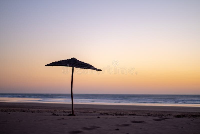 Wybrzeże Sidi Kaouki, Maroko, Afryka ujawnienia zawodnik bez szans zmierzchu czas morocco cudownie kipieli miasteczko obrazy stock Wybrzeże Sidi Kaouki, Maroko, Afryka ujawnienia zawodnik bez szans zmierzchu czas morocco cudownie kipieli miasteczko obrazy stock