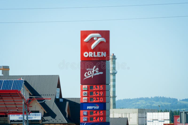 Wysokie ceny paliwa w Polska Ceny lista benzynowa stacja orlen obraz stock Wysokie ceny paliwa w Polska Ceny lista benzynowa stacja orlen obraz stock