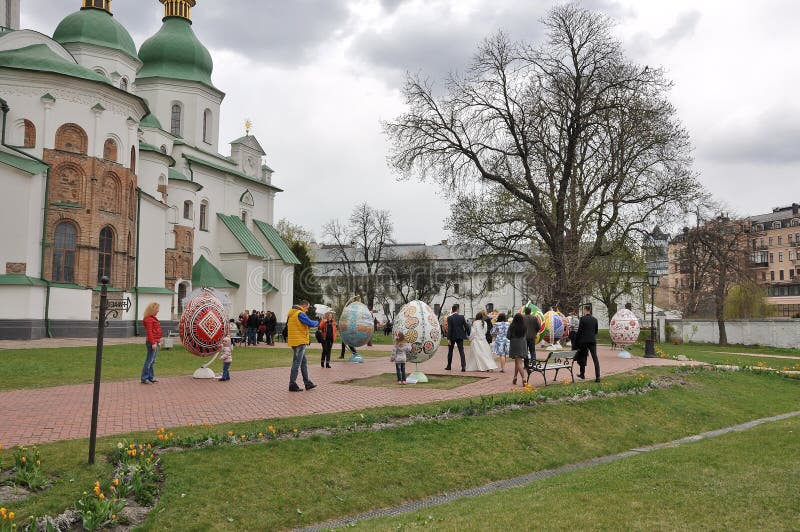 Wystawa malujący Wielkanocni jajka fotografia stock Wystawa malujący Wielkanocni jajka fotografia stock