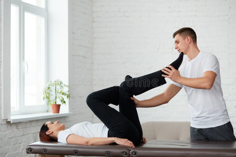 Wysyła pourazową rehabilitację, sport fizyczna terapia, wyzdrowienia pojęcie fotografia stock Wysyła pourazową rehabilitację, sport fizyczna terapia, wyzdrowienia pojęcie fotografia stock