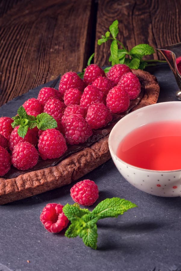 Wyśmienicie malinowy czekoladowy tarta z ricotta serem obrazy stock Wyśmienicie malinowy czekoladowy tarta z ricotta serem obrazy stock