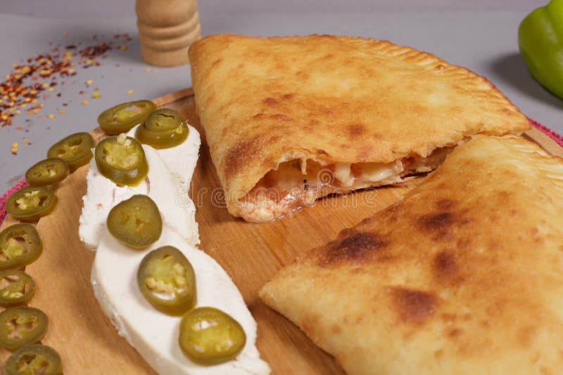 Wyśmienicie pizzy calzone obrazy stock Wyśmienicie pizzy calzone obrazy stock