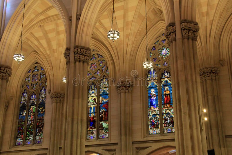 Wyśmienity szczegół w wewnętrznej architekturze, St Patrick katedra, NYC, 2015 fotografia stock Wyśmienity szczegół w wewnętrznej architekturze, St Patrick katedra, NYC, 2015 fotografia stock