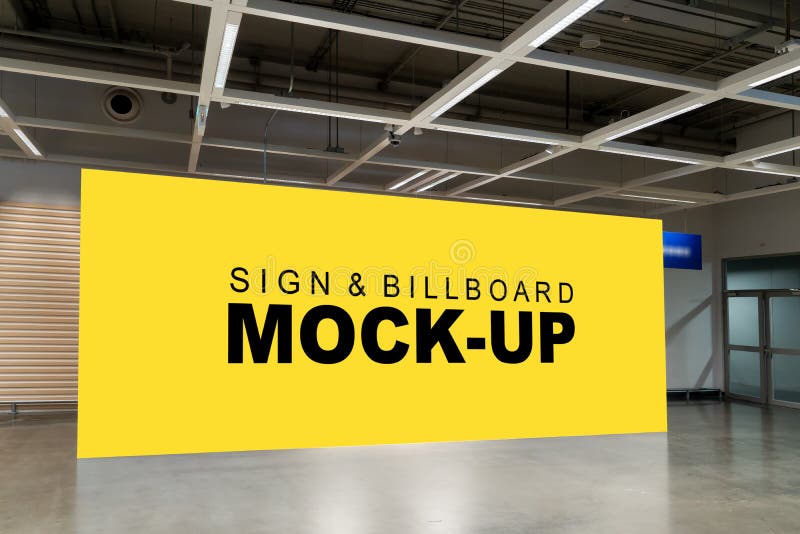 Wyśmiewa w górę wielkiego billboardu na ścianie przy korytarzem obraz royalty free Wyśmiewa w górę wielkiego billboardu na ścianie przy korytarzem obraz royalty free