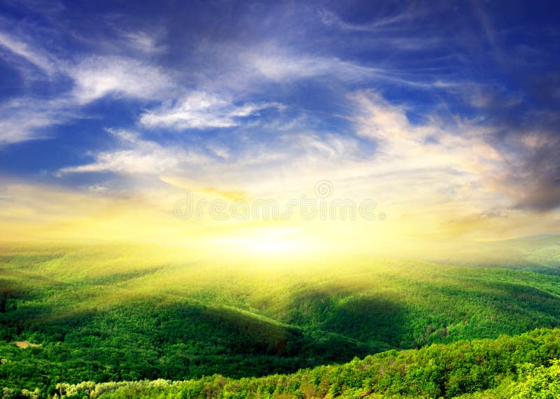 wzgórza target8_1_ słońca drewno obraz royalty free wzgórza target8_1_ słońca drewno obraz royalty free