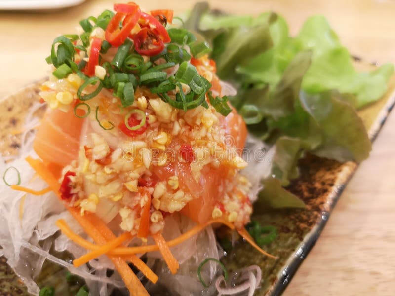 Würziges salad†Lachs‹, thailändische Art stockfoto Würziges salad†Lachs‹, thailändische Art stockfoto