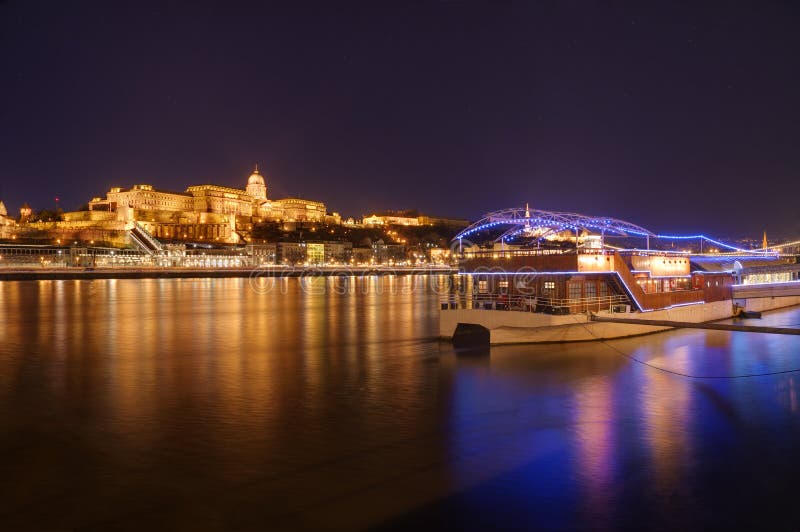 Węgry, Budapest, Grodowy Buda - noc obrazek fotografia royalty free Węgry, Budapest, Grodowy Buda - noc obrazek fotografia royalty free
