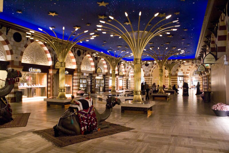 Wśrodku centrum handlowego souq Dubai złoto