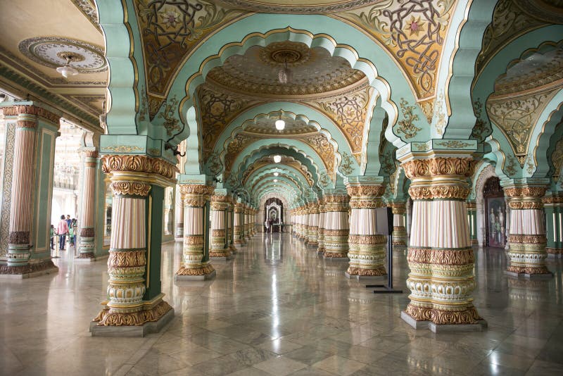 Wśrodku Mysore Royal Palace, India zdjęcie stock Wśrodku Mysore Royal Palace, India zdjęcie stock