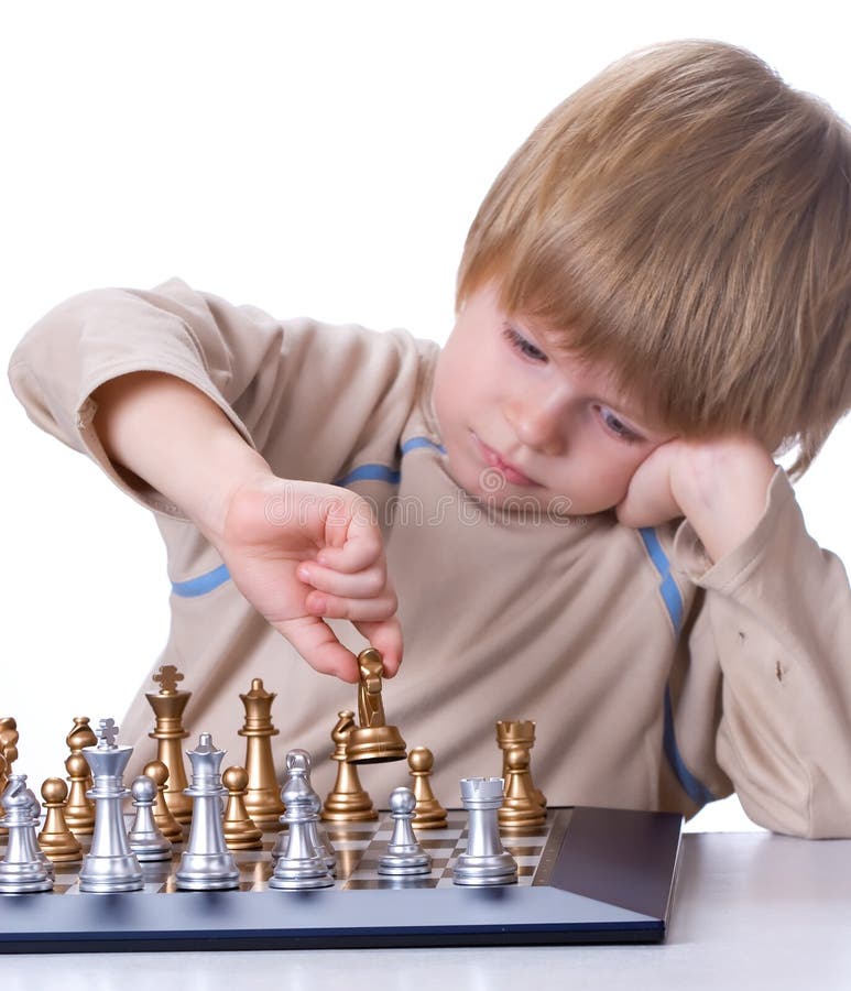 O Grandmaster Do Novato Com Gatinho Brincalhão Joga a Xadrez Foto de Stock  - Imagem de infância, pelaria: 93275426