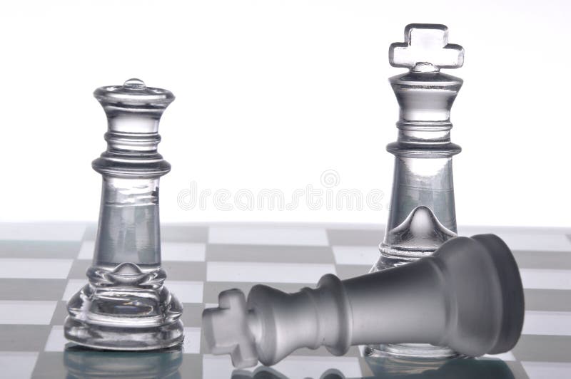 Rei e rainha da xadrez foto de stock. Imagem de jogo, vidro - 6115722