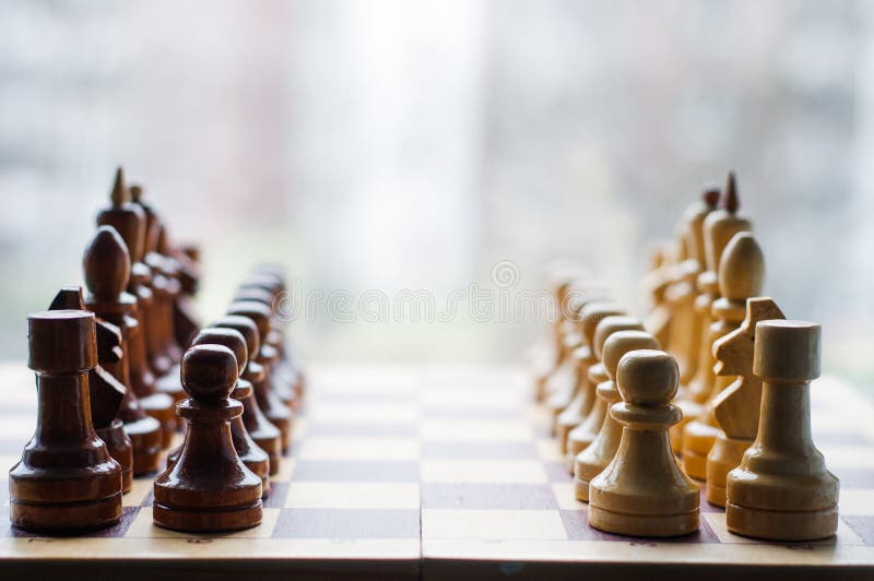 Grande Mestre De Xadrez Em Um Tabuleiro De Xadrez Um Jogo De Xadrez. Imagem  de Stock - Imagem de fundo, vida: 189762257