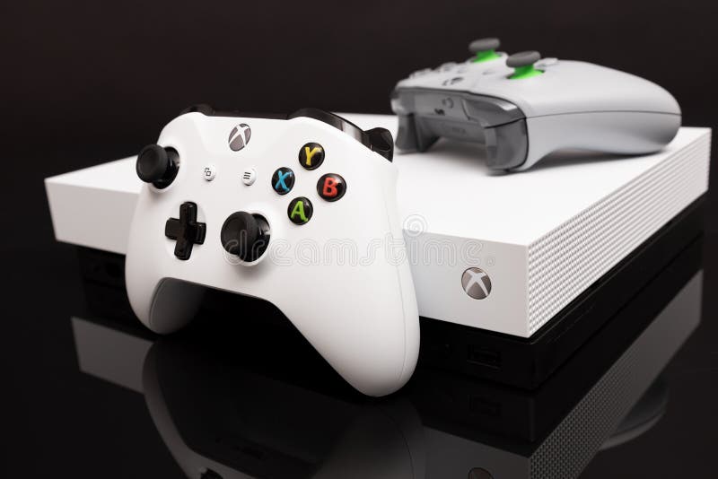 Vale-oferta De Xbox Em Uma Mão Imagem de Stock Editorial - Imagem de posse,  microsoft: 143552424