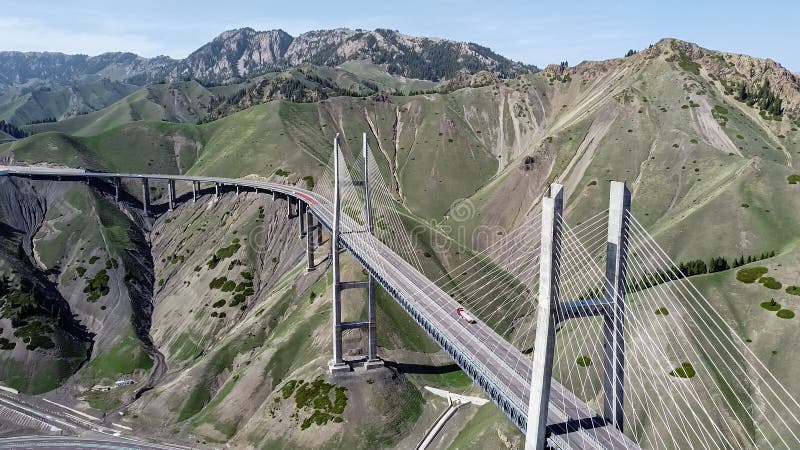 Xinjiang Guozigou Bridge is an important hub of China\'s One Belt One Road project(The Belt and Road