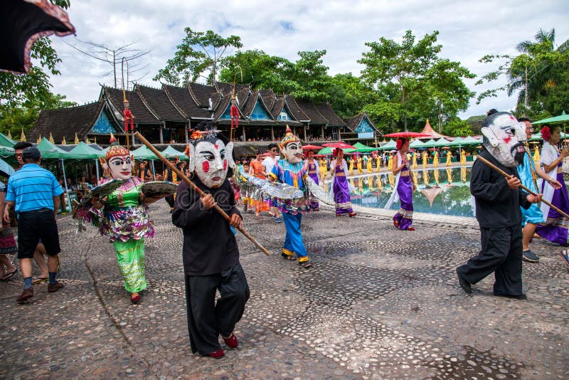 Xishuangbanna Dai Park Xiaoganlanba on Splashing Square Dancers (God ...