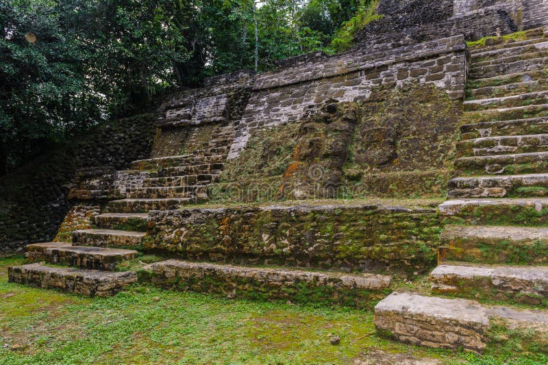 Xunantunich royaltyfria bilder