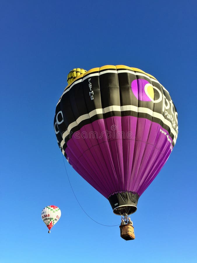 XXVII het Internationale Verzamelen zich van Hete Luchtballons in Mondovi stock fotografie XXVII het Internationale Verzamelen zich van Hete Luchtballons in Mondovi stock fotografie