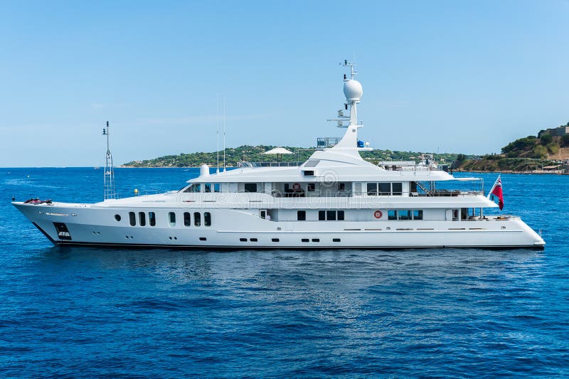 Yacht sul mare Yacht sul mare