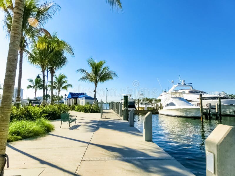 yachts docked in fort lauderdale