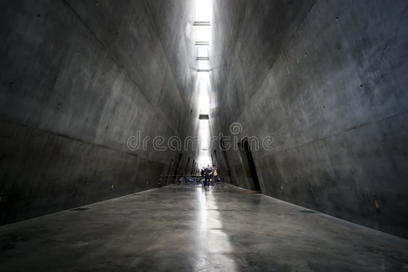 Yad Vashem impressionante - memoriale nazionale israeliano dell'olocausto e dell'eroismo dedicati alla memoria del genocidio dell immagini stock Yad Vashem impressionante - memoriale nazionale israeliano dell'olocausto e dell'eroismo dedicati alla memoria del genocidio dell immagini stock