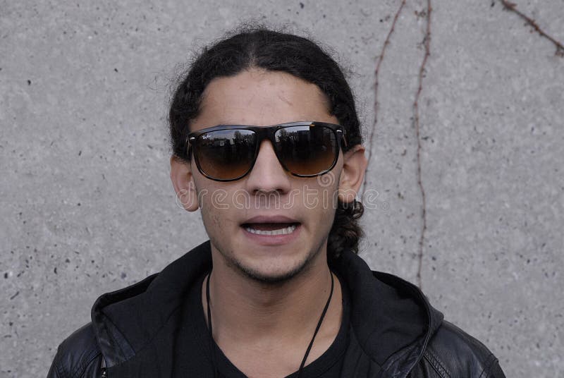 Yahya Hassan, 18 jaar, moslimdichter stock afbeelding