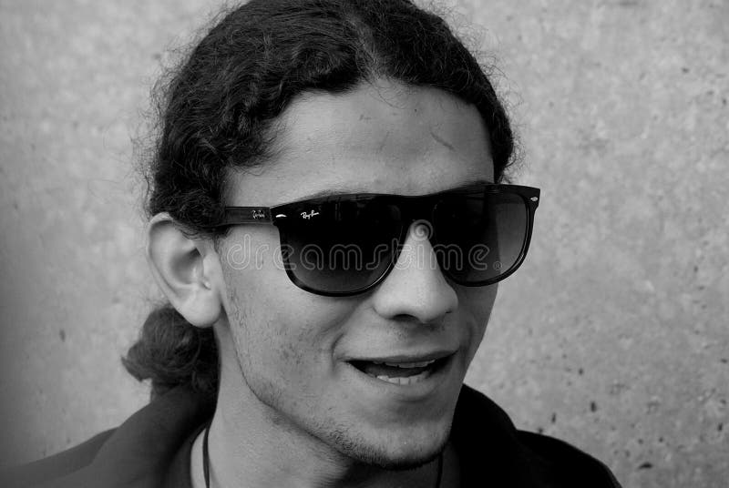 Yahya Hassan, 18 jaar, moslimdichter stock foto