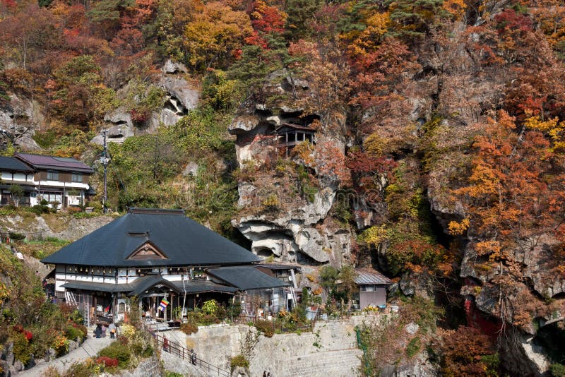 Yamadera是位于山的一个风景寺庙在山形县市附近编辑类照片 图片包括有 Yamadera是位于山的一个风景寺庙在山形县市附近编辑类照片 图片包括有
