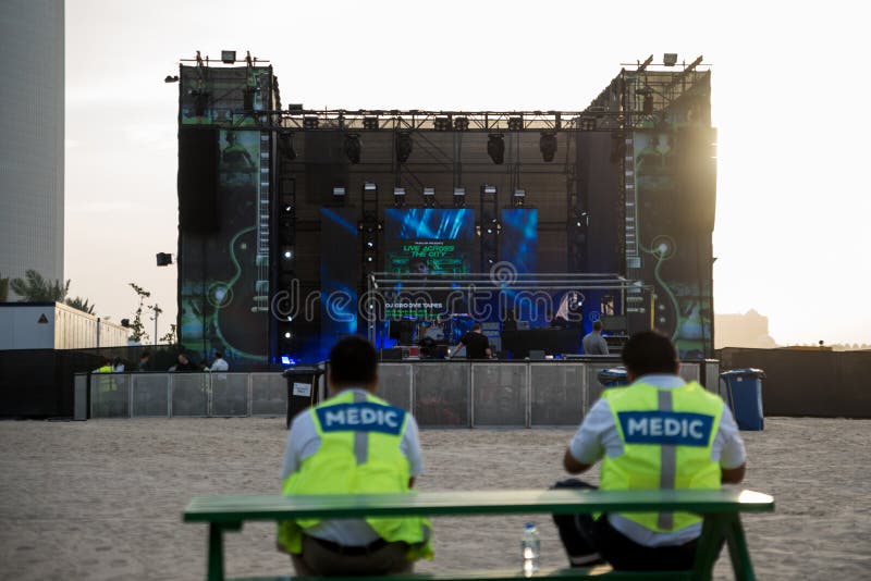 Yasalam Żywy W Całym Mieście, A «l Bahar, Abu Dhabi Corniche/Żyje podniecającego 10-dniowy kalendarz gody zaznaczać fotografia stock Yasalam Żywy W Całym Mieście, A «l Bahar, Abu Dhabi Corniche/Żyje podniecającego 10-dniowy kalendarz gody zaznaczać fotografia stock