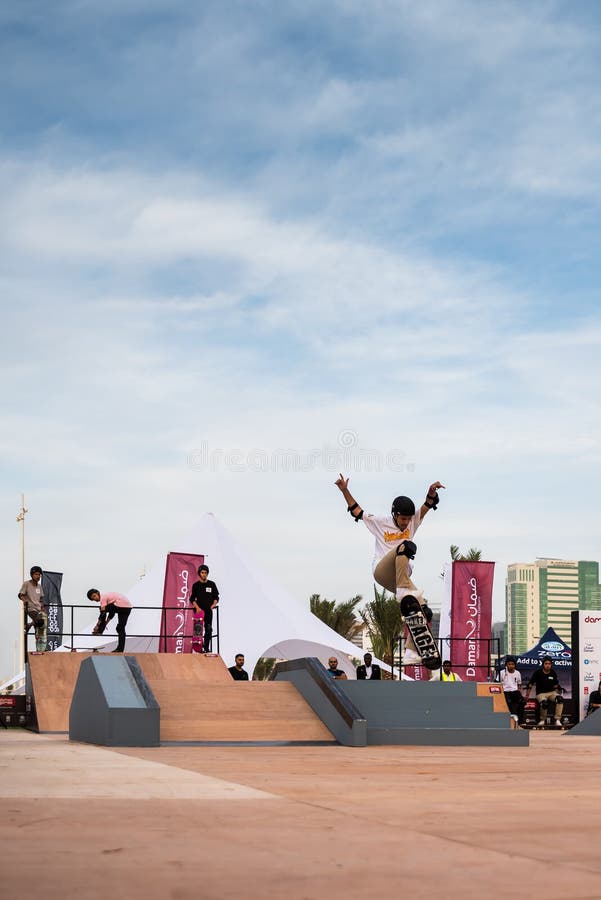 Yasalam Żywy W Całym Mieście, A «l Bahar, Abu Dhabi Corniche/Żyje podniecającego 10-dniowy kalendarz gody zaznaczać fotografia royalty free Yasalam Żywy W Całym Mieście, A «l Bahar, Abu Dhabi Corniche/Żyje podniecającego 10-dniowy kalendarz gody zaznaczać fotografia royalty free