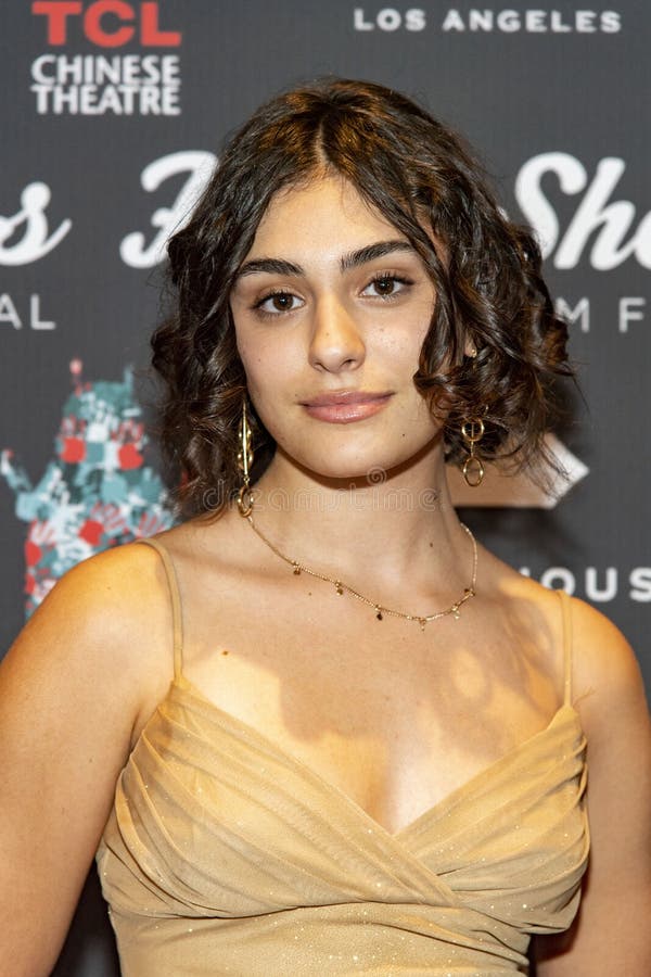 Iman Vellani vs Yasmeen Fletcher (both debuting) Female Celebrity