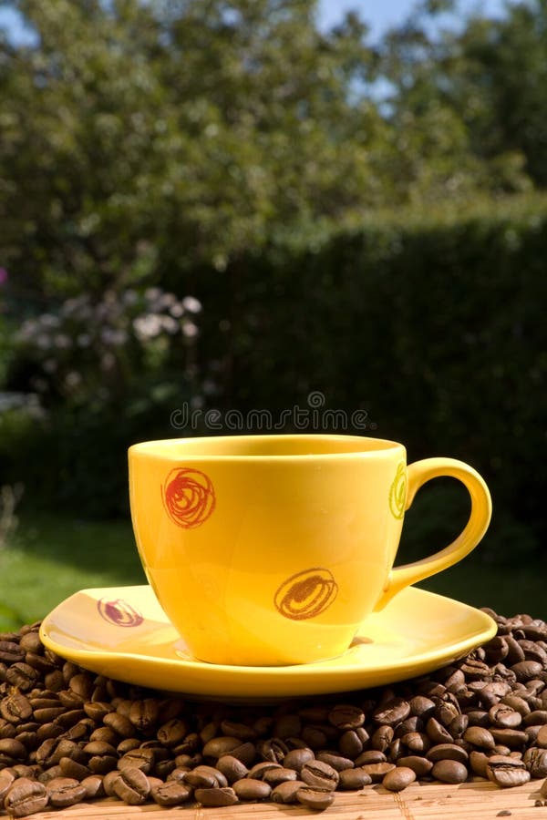Yellow coffee cup stock image. Image of caffeine, dlyudtse 10917933