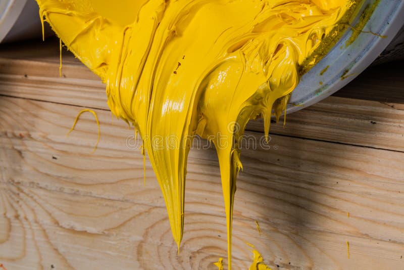 yellow color of plastisol ink flowed out of the barrel