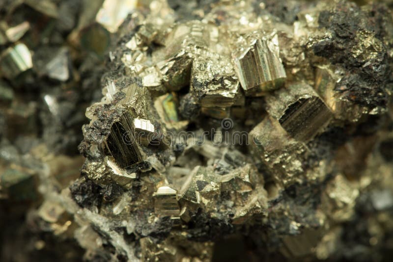 Yellow lead zinc ore