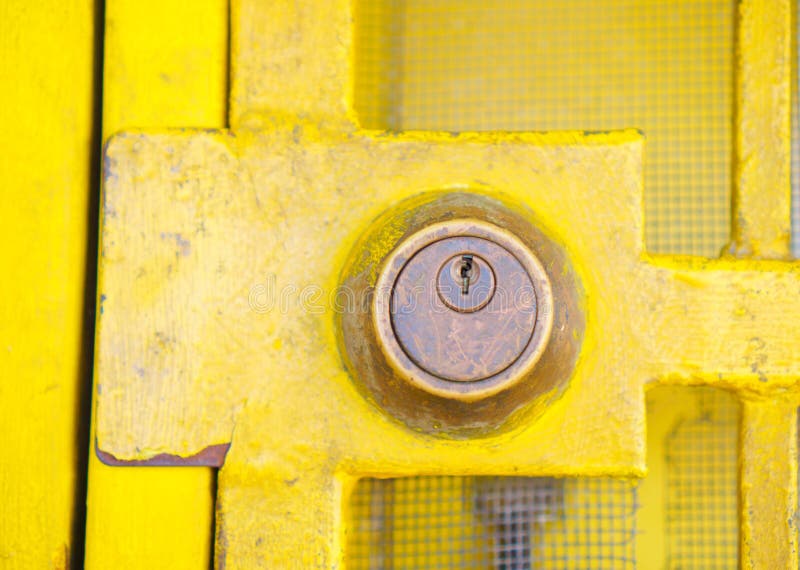 Yellow Key Lock and Tag for Process Cut Off Electrical,the Toggle T