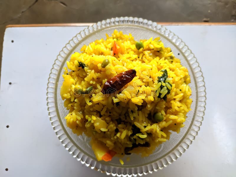 Yellow Rice Rich With Saffron And Green Peas Rice Recipe Indian Village yellow-rice-rich-with-saffron-and-green-peas-rice-recipe-indian-village