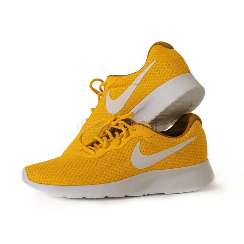 nike mustard sneakers