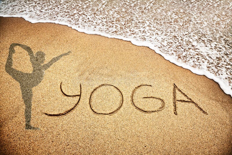 Yoga sulla sabbia immagine stock Yoga sulla sabbia immagine stock