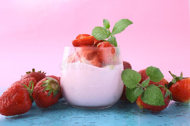 Yogurt strawberry