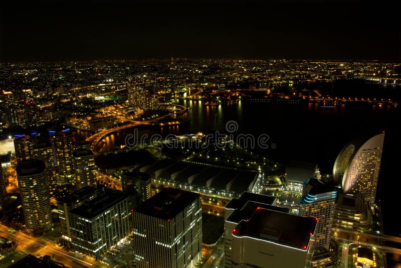 Yokohamastad bij nacht in Japan stock foto