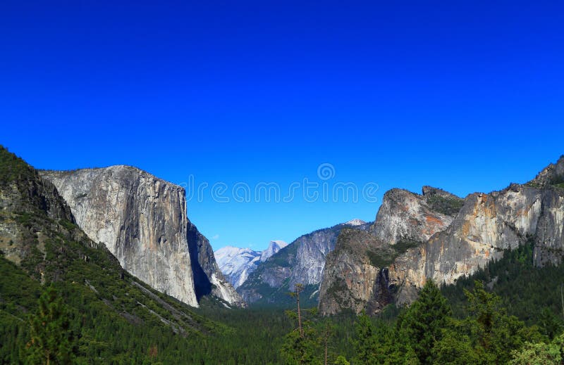Yosemite Dolinny Uroczysty widok zdjęcie stock