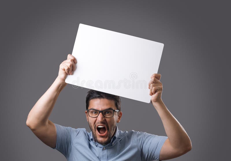 Youn-Mann hält Brett lizenzfreie stockfotos