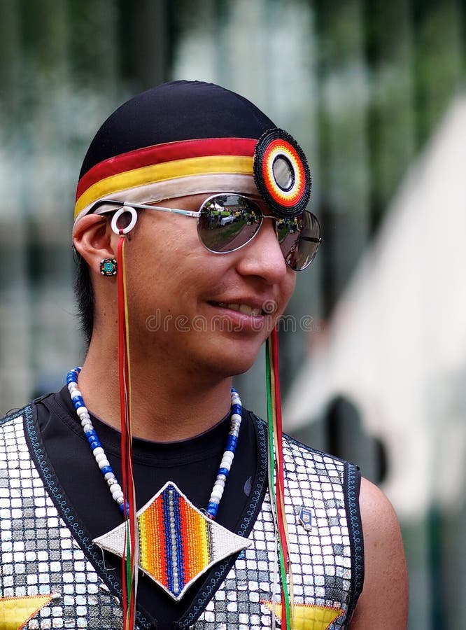 Young Aboriginal Hoop Dancer royalty free stock images