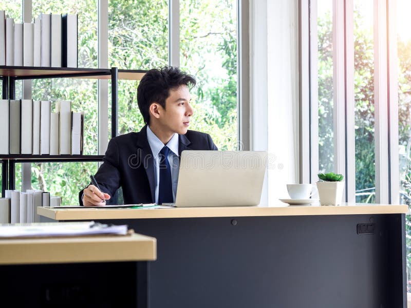 471 Well Lit Office Photos Free Royalty Free Stock Photos From Dreamstime 471 Well Lit Office Photos Free Royalty Free Stock Photos From Dreamstime