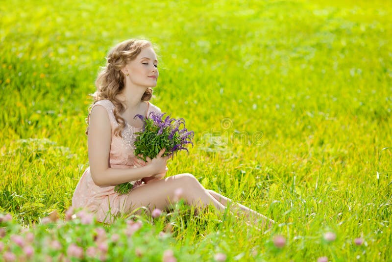 Young Beautiful Smiling Woman In The Field On The Grass Girl R Stock