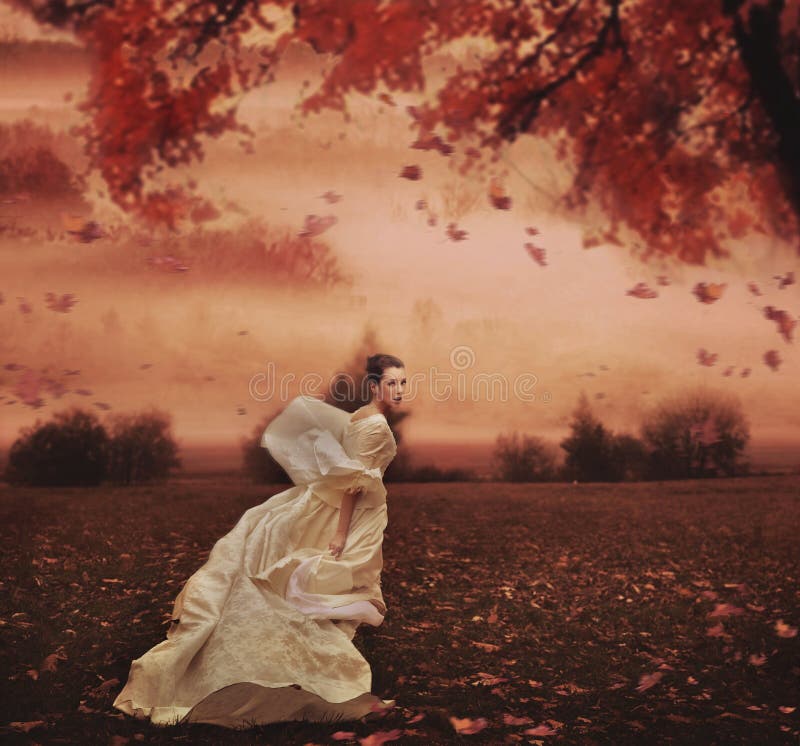 Joven belleza una mujer a través de naturaleza.