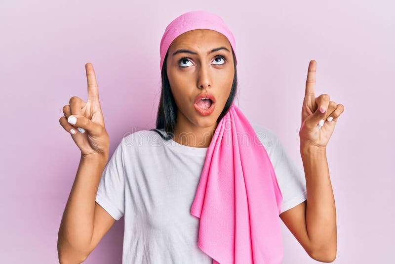 https://thumbs.dreamstime.com/b/young-brunette-woman-wearing-breast-cancer-support-pink-scarf-amazed-surprised-looking-up-pointing-fingers-raised-arms-226959812.jpg