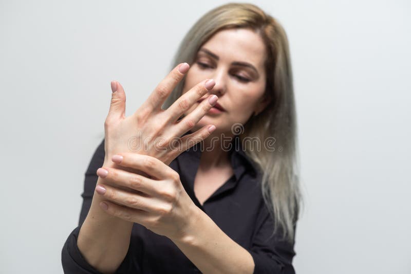 A Young Girl& X27;s Arm Hurts Stock Photo Image of hurt, cramp 275437058